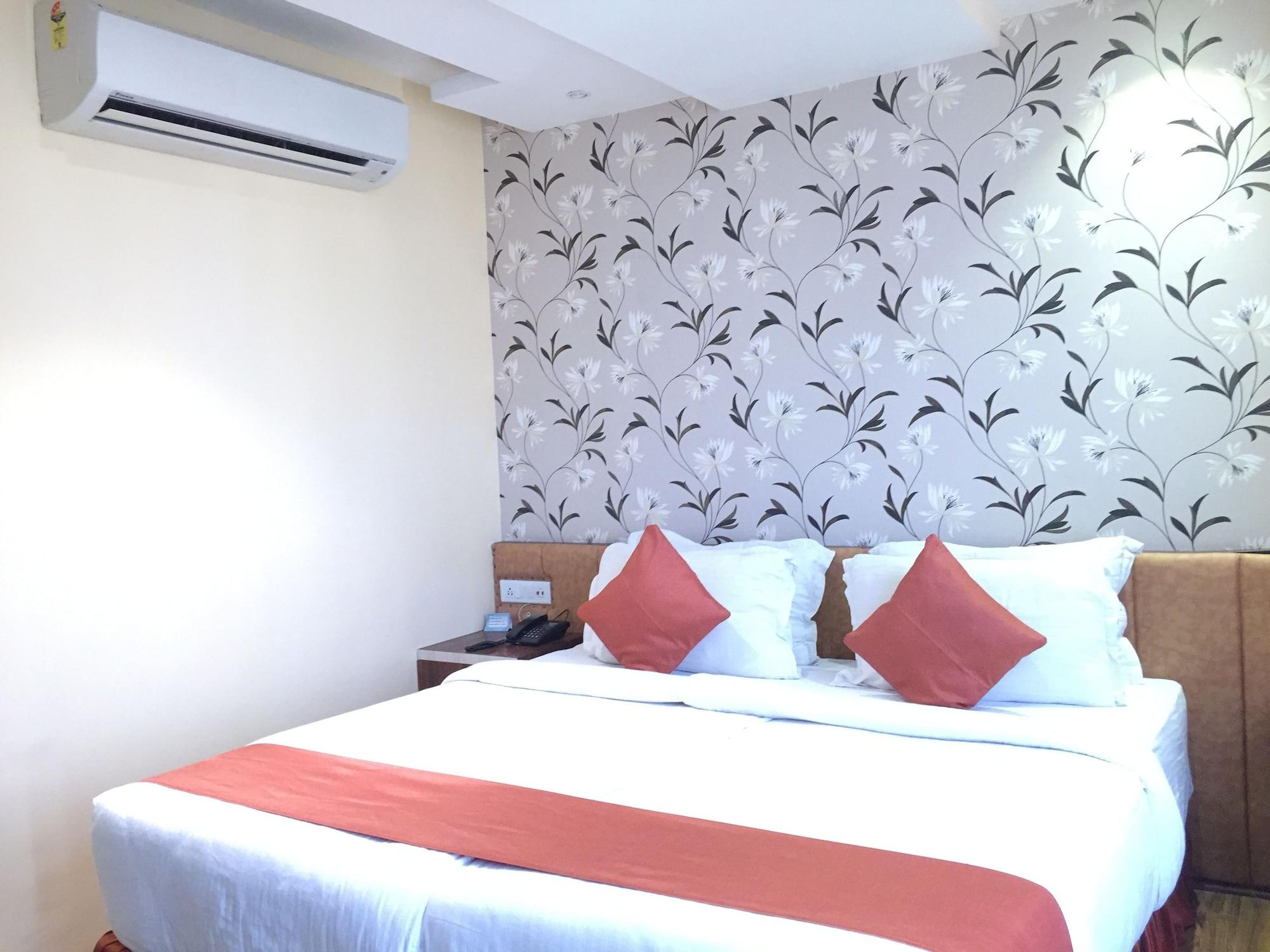 Hotel Regenta Larica 3*