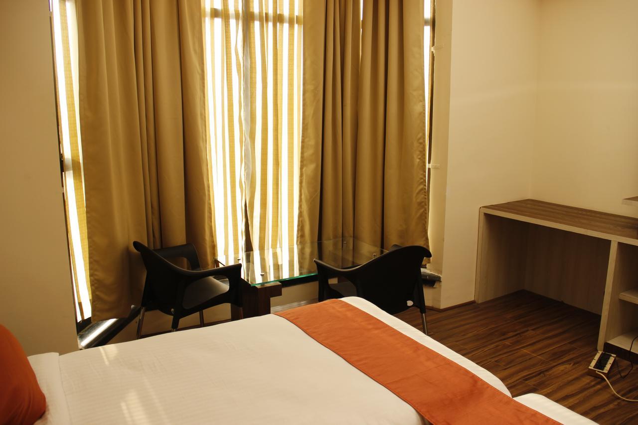 Hotel Regenta Larica