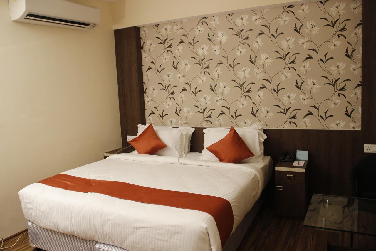 Hotel Regenta Larica 3*